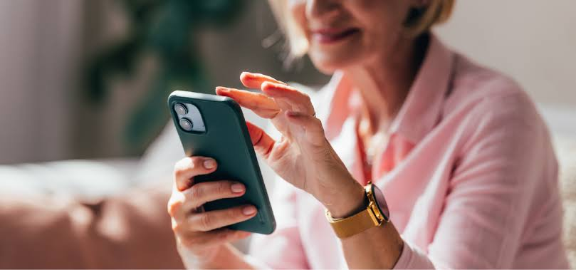 Digital Decluttering: How to Reduce Screen Time Without Giving Up Your Phone